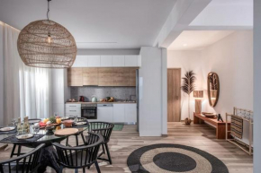 Khroma Luxury Suite 3- Beach front apartment